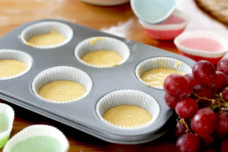 http://www.bakecalc.com/blog/baking-kitchen-tools/cupcake-pan.jpg